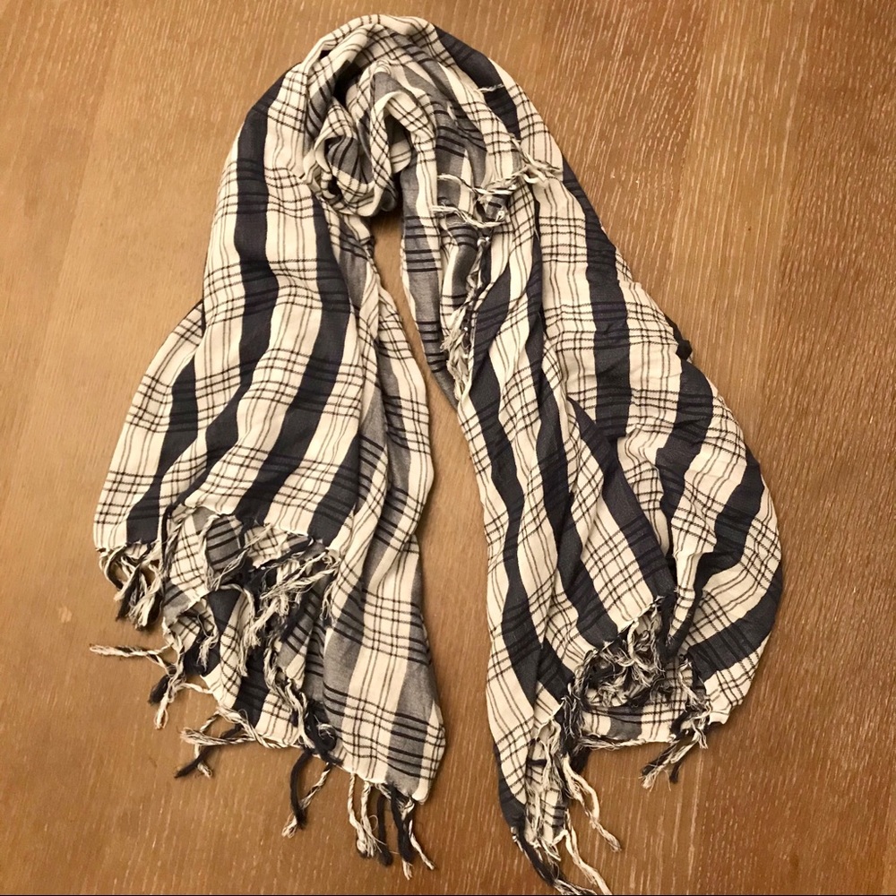 Hollister Plaid linen scarf - navy and white